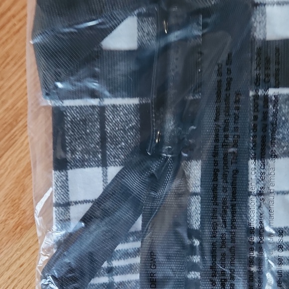 Holiday Black and White Plaid Weekender Bag, NWT! - Picture 7 of 12